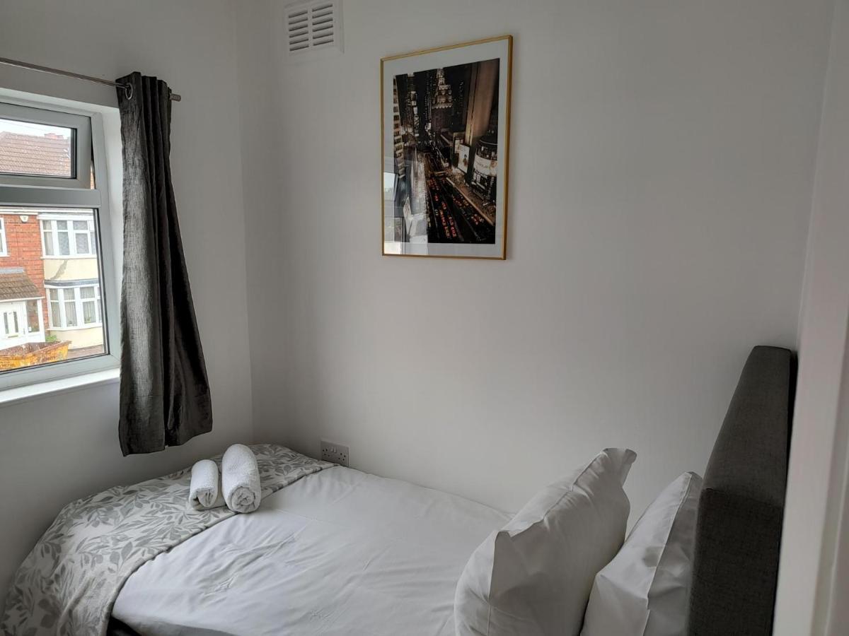 Wavertree Drive 3 Bed Contractor Home In Leicester Dış mekan fotoğraf